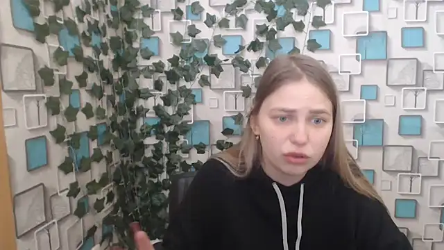 Snapshot of klerkarina chatting on 4, 3, 2025 klerkarina online show from 4, 3, 2025