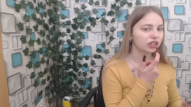 Snapshot of klerkarina chatting on 8, 3, 2025 klerkarina online show from 8, 3, 2025