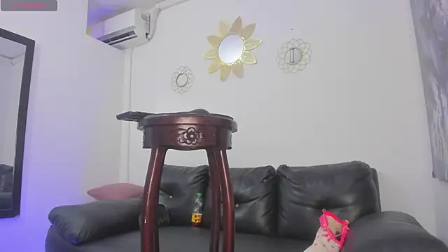 Sophia Cameron online show from 20, 1, 2025