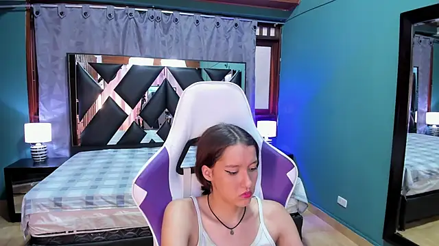 Snapshot of Linda4Petite chatting on 3, 12, 2024 Linda4Petite online show from 3, 12, 2024