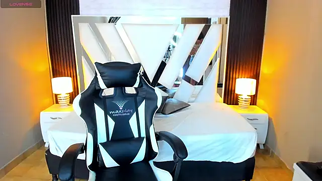 Snapshot of Linda4Petite chatting on 17, 9, 2025 Linda4Petite online show from 17, 9, 2025