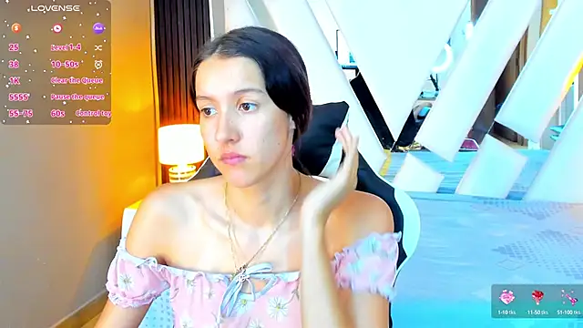 Snapshot of Linda4Petite chatting on 3, 10, 2025 Linda4Petite online show from 3, 10, 2025