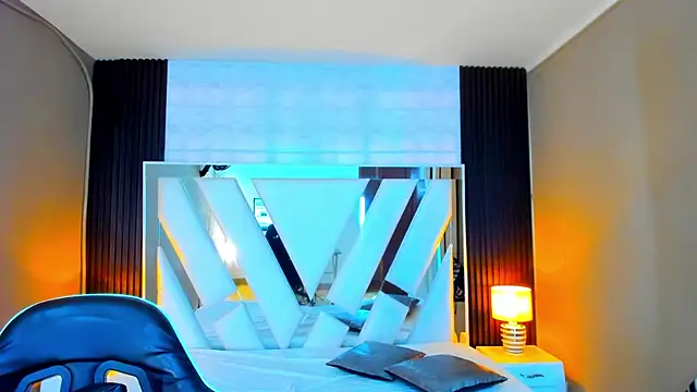 Linda4Petite online show from 17, 1, 2026