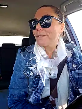 Ellie-L-Elizabeth online show from 22, 3, 2025