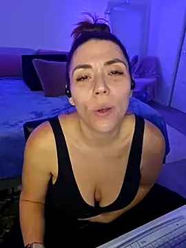 Ellie-L-Elizabeth online show from 6, 11, 2025