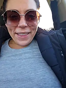 Ellie-L-Elizabeth online show from 6, 11, 2025