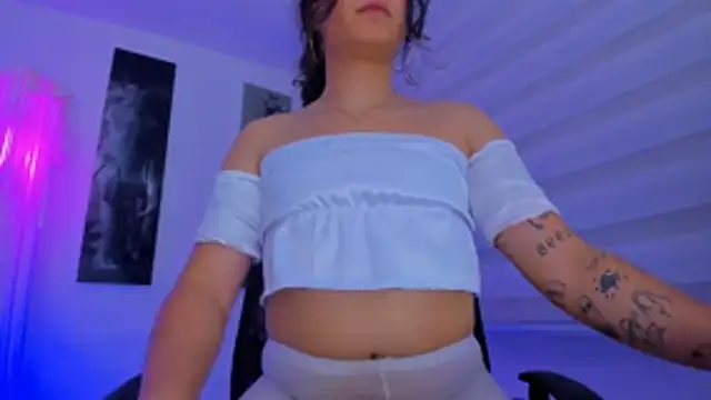 Snapshot of alask_pears0 chatting on 24, 10, 2025 alask pears0 online show from 24, 10, 2025