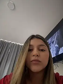 Snapshot of lunablossom_ chatting on 14, 2, 2026 lunablossom online show from 14, 2, 2026