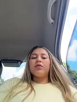 Snapshot of lunablossom_ chatting on 22, 3, 2026 lunablossom online show from 22, 3, 2026