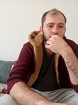 NiiiRvaNaa online show from 12, 10, 2025