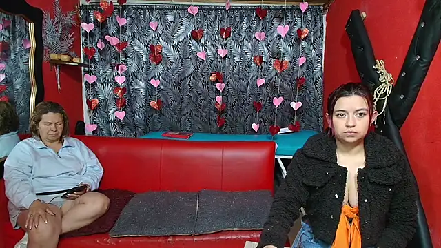 lesbiancuple online show from 16, 2, 2025