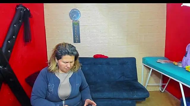 lesbiancuple online show from 28, 10, 2025