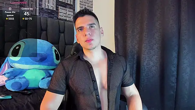Snapshot of leyton_flex chatting on 17, 3, 2025 leyton flex online show from 17, 3, 2025