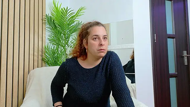 Snapshot of KarinaNoir chatting on 6, 5, 2026 KarinaNoir online show from 6, 5, 2026