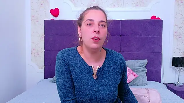 Snapshot of KarinaNoir chatting on 7, 5, 2026 KarinaNoir online show from 7, 5, 2026