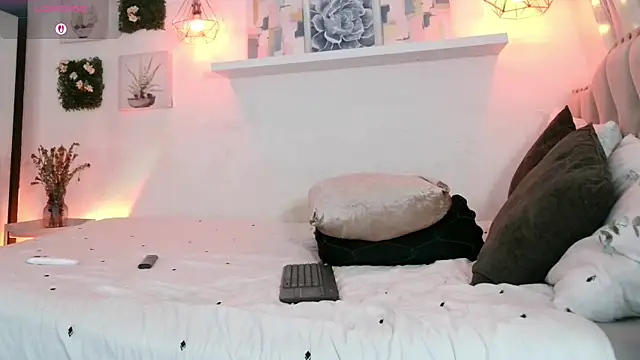 Snapshot of Dulce_Morrys chatting on 12, 9, 2025 Dulce Morrys online show from 12, 9, 2025