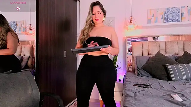 Snapshot of Dulce_Morrys chatting on 15, 3, 2026 Dulce Morrys online show from 15, 3, 2026