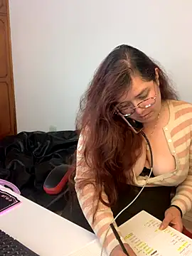 Snapshot of kayortiiz chatting on 2, 10, 2025 kayortiiz online show from 2, 10, 2025