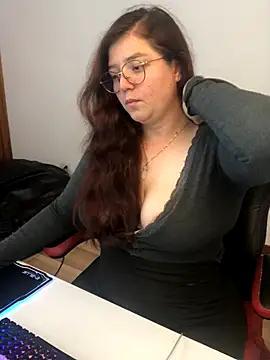 Snapshot of kayortiiz chatting on 4, 11, 2025 kayortiiz online show from 4, 11, 2025