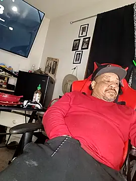 Snapshot of yellowwetfox chatting on 1, 3, 2025 yellowwetfox online show from 1, 3, 2025