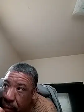 yellowwetfox online show from 8, 4, 2026