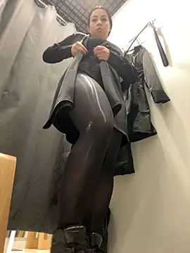 CrazzyChicks online show from 9, 12, 2024