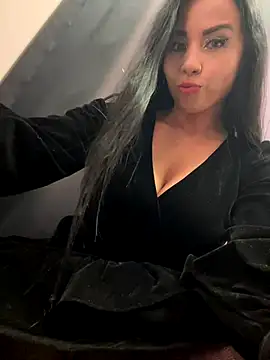 CrazzyChicks online show from 24, 10, 2025