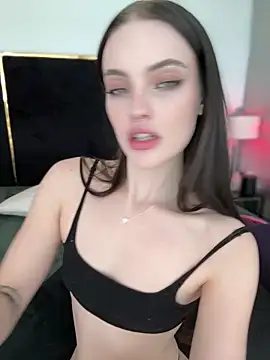 Snapshot of KarissaChantelle chatting on 3, 12, 2024 KarissaChantelle online show from 3, 12, 2024