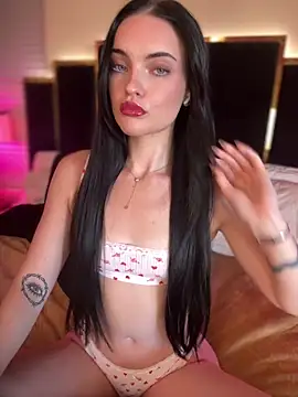 KarissaChantelle online show from 9, 5, 2026