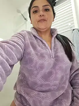 Snapshot of laura_dirtyhot chatting on 21, 12, 2024 laura dirtyhot online show from 21, 12, 2024