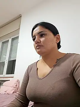 Snapshot of laura_dirtyhot chatting on 2, 1, 2025 laura dirtyhot online show from 2, 1, 2025