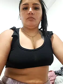 Snapshot of laura_dirtyhot chatting on 2, 2, 2025 laura dirtyhot online show from 2, 2, 2025