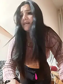 Snapshot of laura_dirtyhot chatting on 20, 10, 2025 laura dirtyhot online show from 20, 10, 2025