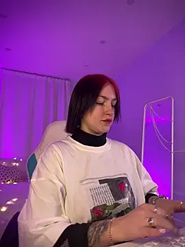IvyHoney online show from 4, 1, 2025