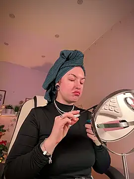IvyHoney online show from 5, 1, 2025