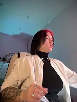 IvyHoney online show from 8, 1, 2025