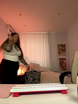 IvyHoney online show from 19, 10, 2025