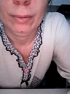 Moi Lina online show from 7, 1, 2026