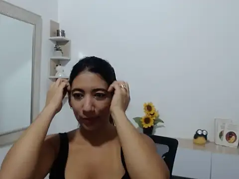 Eva Rodriguez  online show from 8, 9, 2025