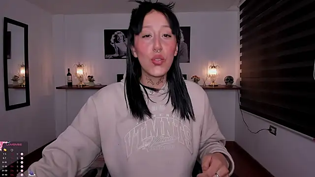 Snapshot of Mariana_Joness chatting on 23, 10, 2025 Mariana Joness online show from 23, 10, 2025