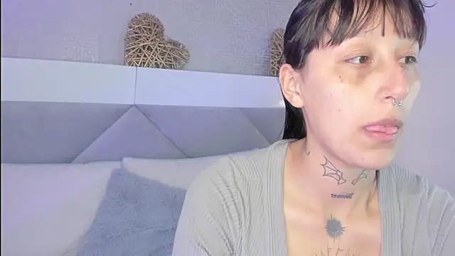 Snapshot of Mariana_Joness chatting on 11, 4, 2026 Mariana Joness online show from 11, 4, 2026