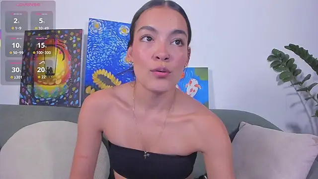 TIFFANYRUSSO online show from 17, 3, 2026