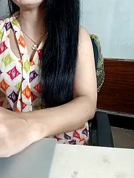 Snapshot of Chanchal--Navya chatting on 5, 5, 2026 Chanchal--Navya online show from 5, 5, 2026