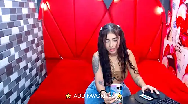 lorensweet77 online show from 4, 1, 2025