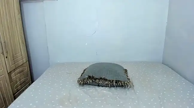 Snapshot of shantal_r0mance chatting on 19, 12, 2024 shantal r0mance online show from 19, 12, 2024