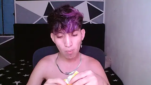 Snapshot of littlextreme chatting on 22, 12, 2024 littlextreme online show from 22, 12, 2024