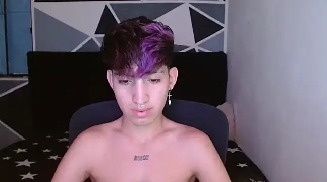 Snapshot of littlextreme chatting on 4, 1, 2025 littlextreme online show from 4, 1, 2025