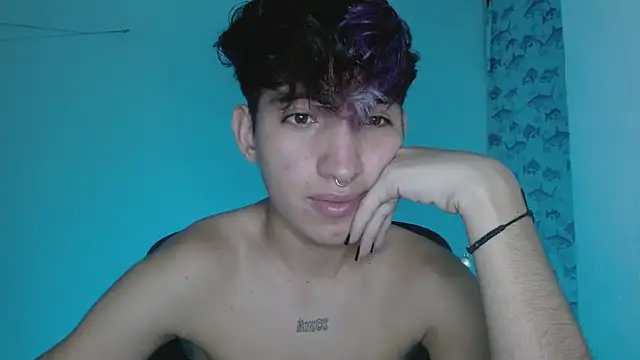 Snapshot of littlextreme chatting on 4, 2, 2025 littlextreme online show from 4, 2, 2025