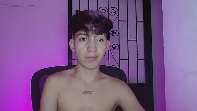 Snapshot of littlextreme chatting on 10, 2, 2025 littlextreme online show from 10, 2, 2025