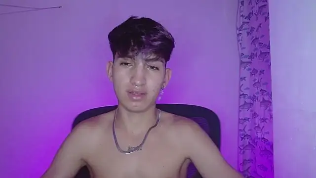 Snapshot of littlextreme chatting on 13, 2, 2025 littlextreme online show from 13, 2, 2025